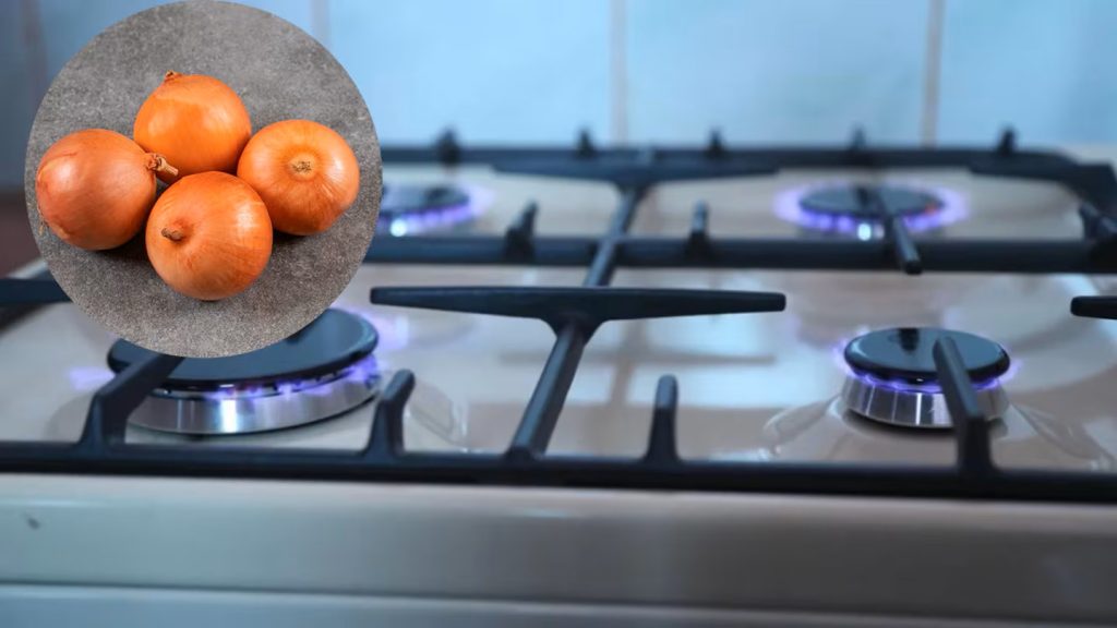 Przetrzyj palniki gazowe połówką cebuli. Genialny sposób na rdzę i brud bez chemii