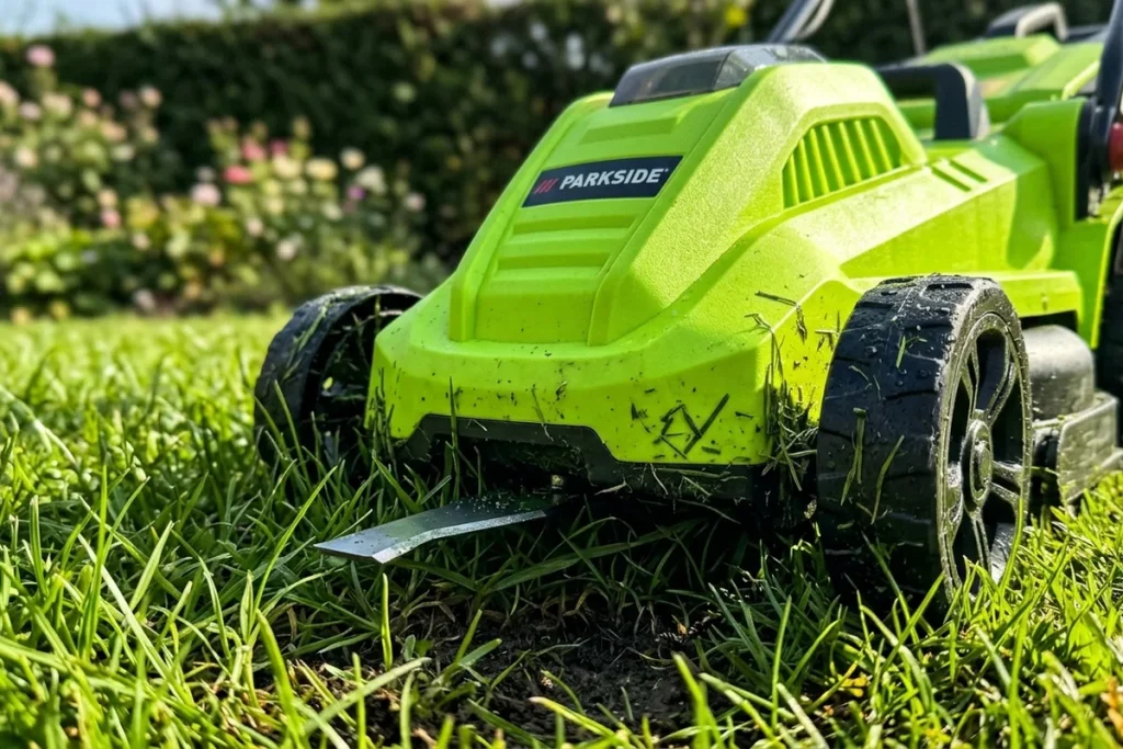 Gigantyczne kolejki w Lidlu od piątku? Ta kosiarka Parkside to absolutny hit za grosze!