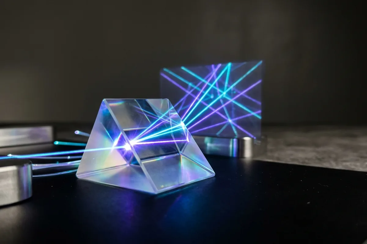 Zbudowała samolot w wieku 14 lat. Dziś ta genialna fizyczka udowadnia, że żyjemy w hologramie